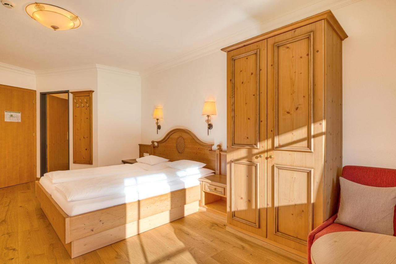 Hotel Kristall Гросарл Екстериор снимка